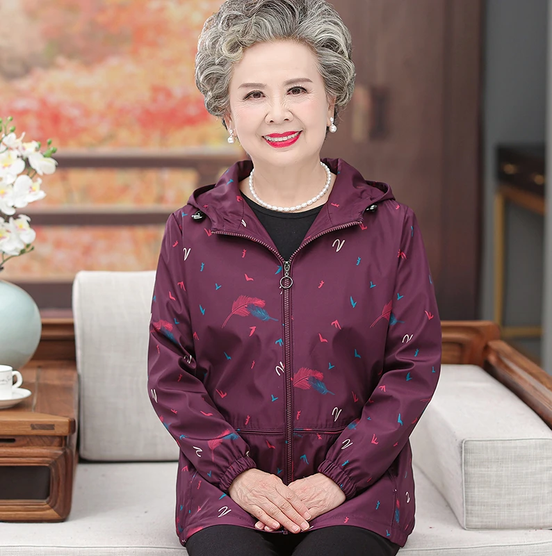 中老年人风衣外套女奶奶装秋装2024新款夹克妈妈连帽高档老人衣服