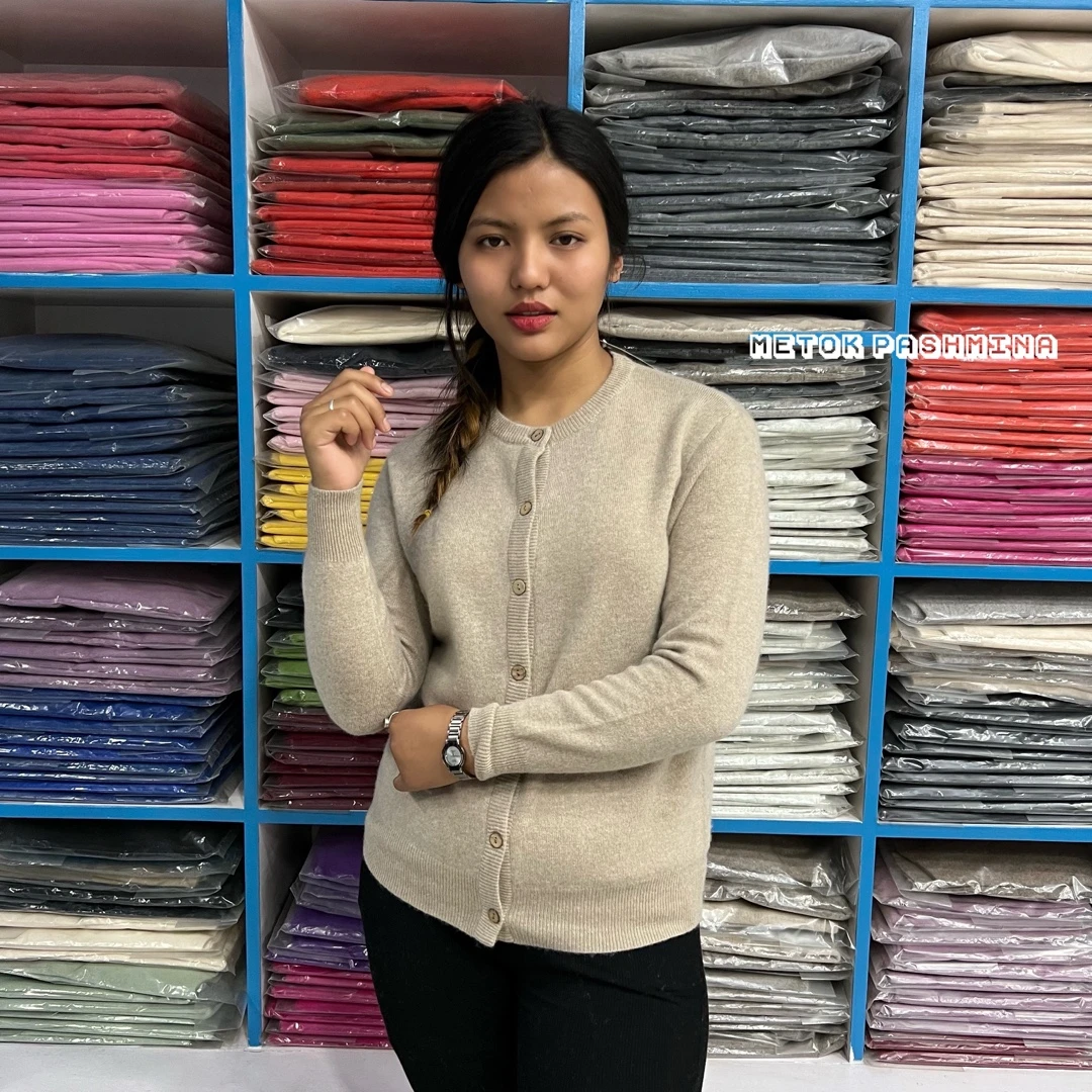 METOK PASHMINA 小山羊baby绒圆领开衫女克什米尔高山山羊原绒色