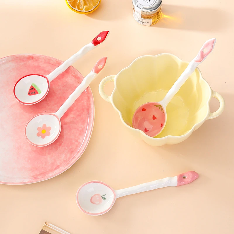 可爱水果图案手陶瓷长柄勺子捏纹少女咖啡勺釉下彩家用甜品勺