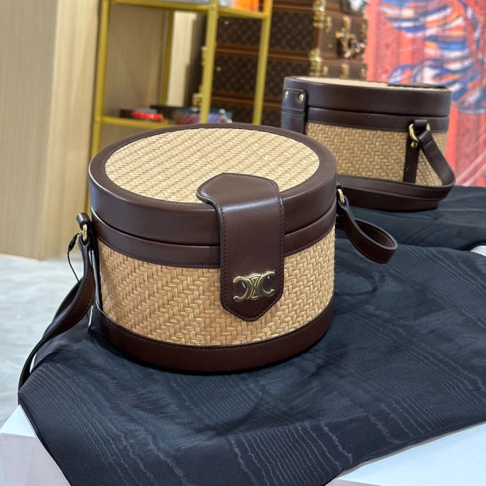 99新 Celine/思琳 货号 236467 编织圆桶化妆包