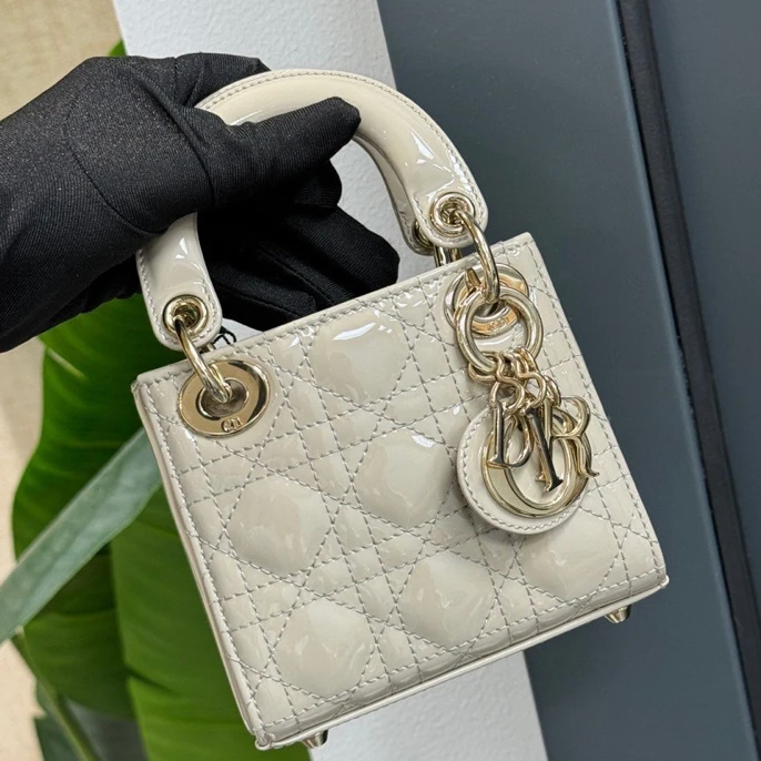 99新 DIOR/迪奥 货号2417640 mirco mini 卡其色戴妃包 22年