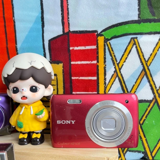 9新 Sony/索尼 索尼w670 1600w 像素网红款 成色如图 配件齐