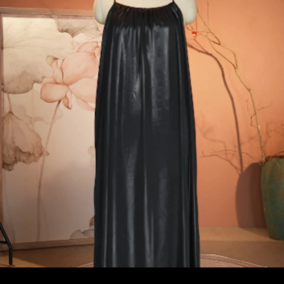 黑色烫金百搭吊带裙