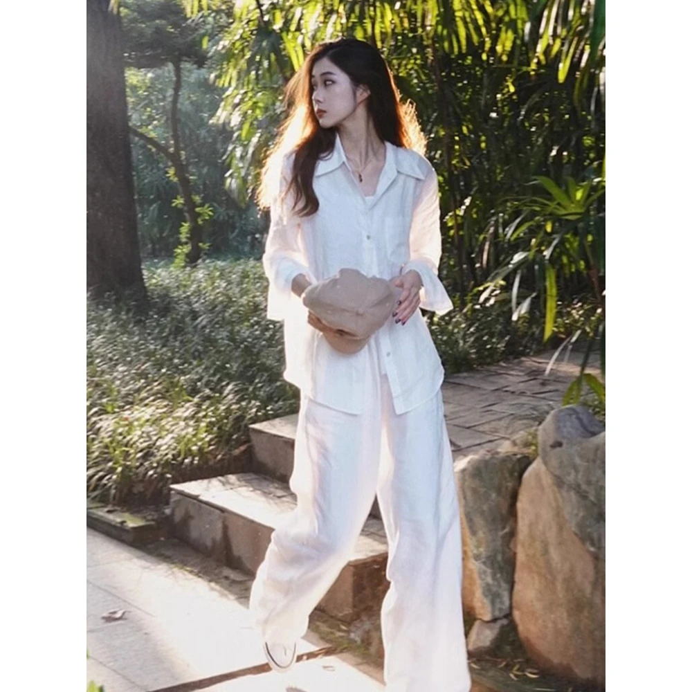 慵懒松弛感穿搭气质春秋新款法式简约休闲防晒白色衬衣长裤两件套