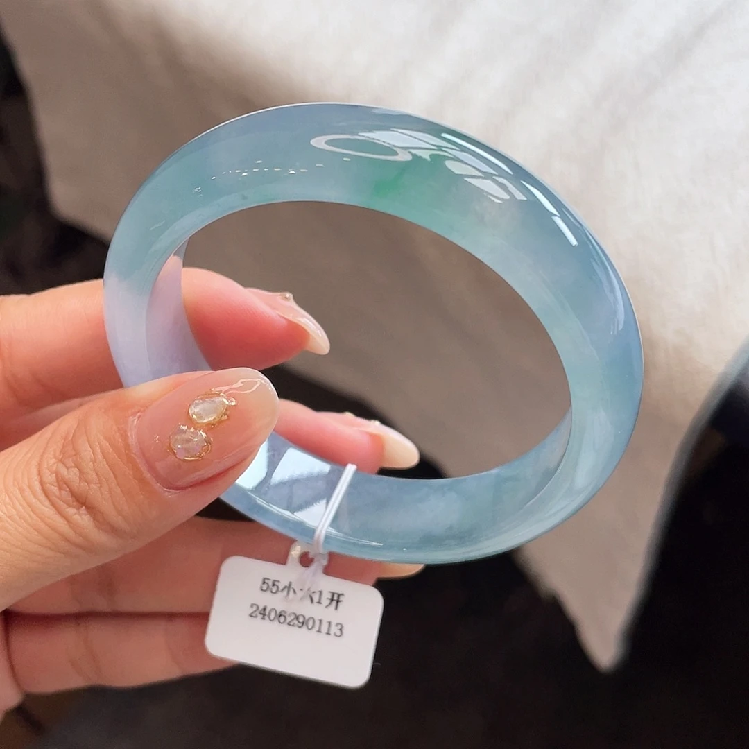 翡翠手镯未镶嵌55-56圈