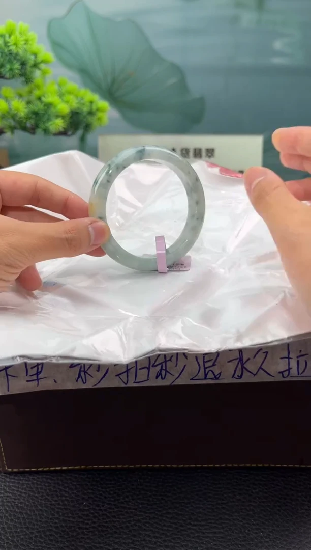 【闪购商品】翡翠手镯未镶嵌翡翠手镯(天然性)3