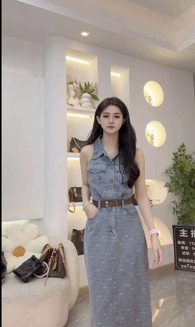 夏新款气质显瘦无袖复古设计感中长款牛仔连衣裙