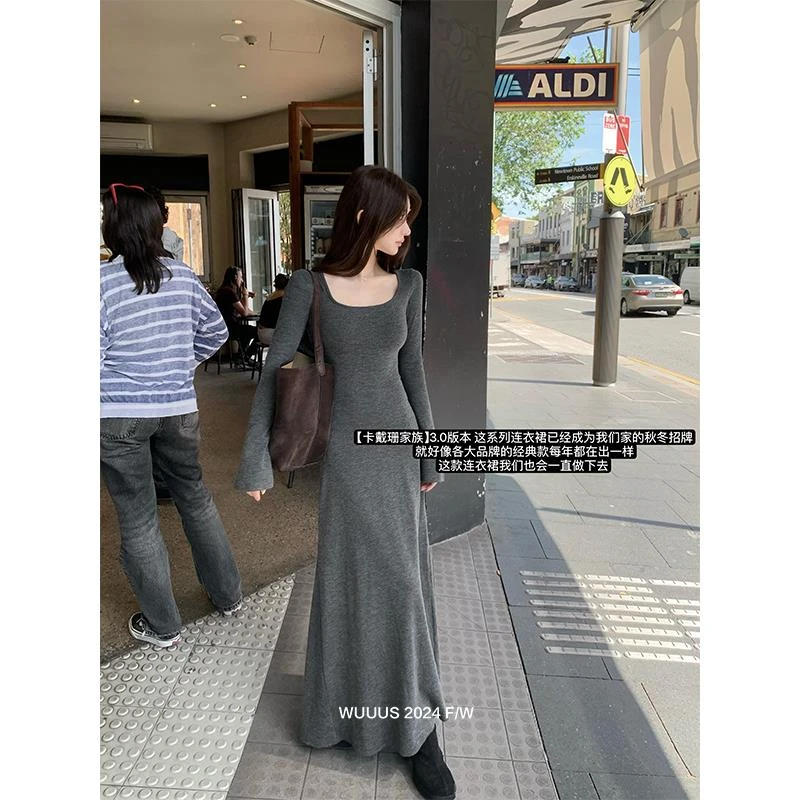 轻奢网红款【卡戴珊家族】搭配法宝 薄绒微喇袖口连衣裙女修身裙子