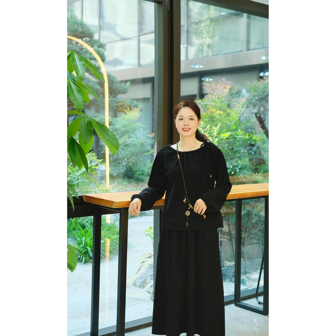 韦小宝23年秋冬新款牦牛绒显瘦时尚女士绵羊毛衫6341107641