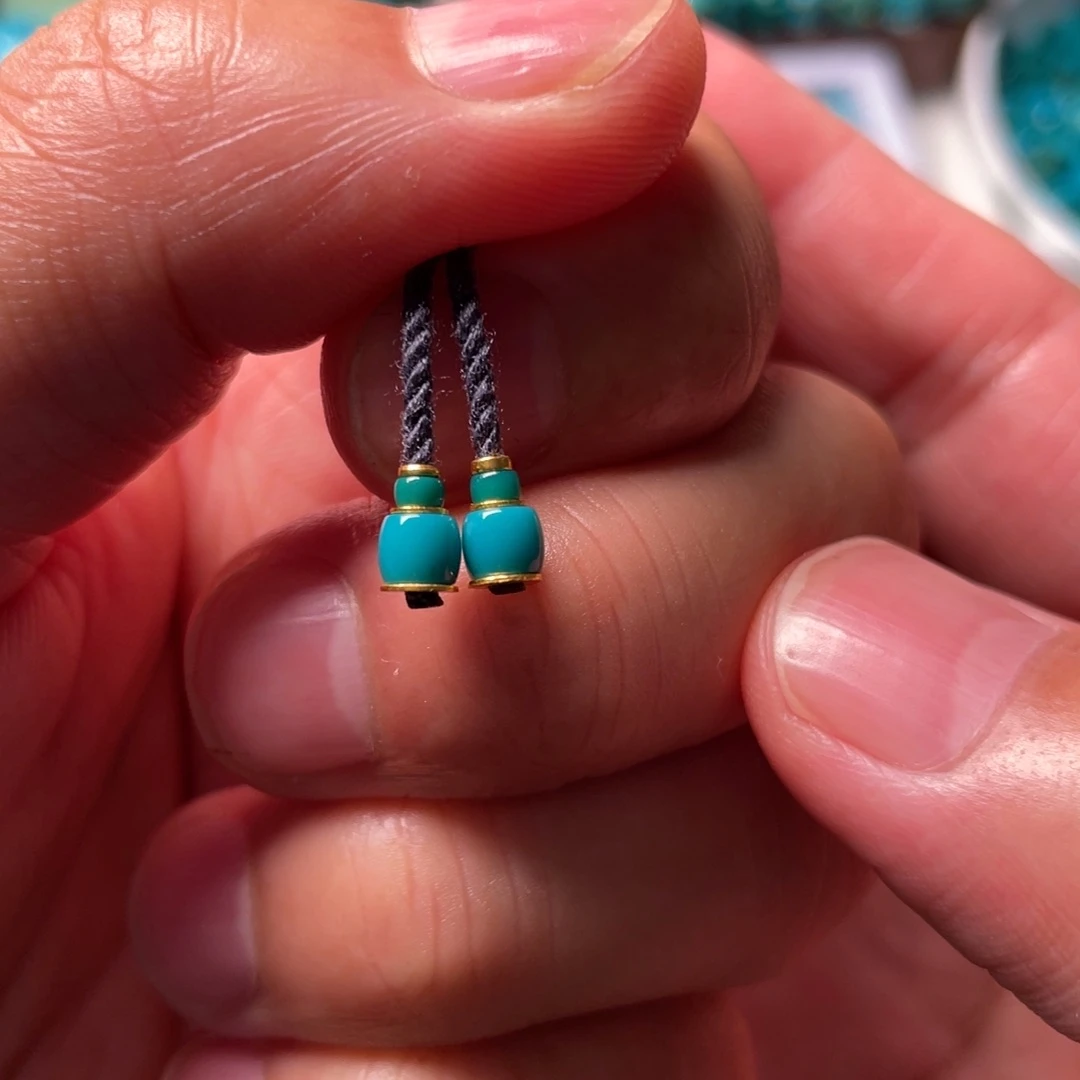 绿松石颈饰未镶嵌