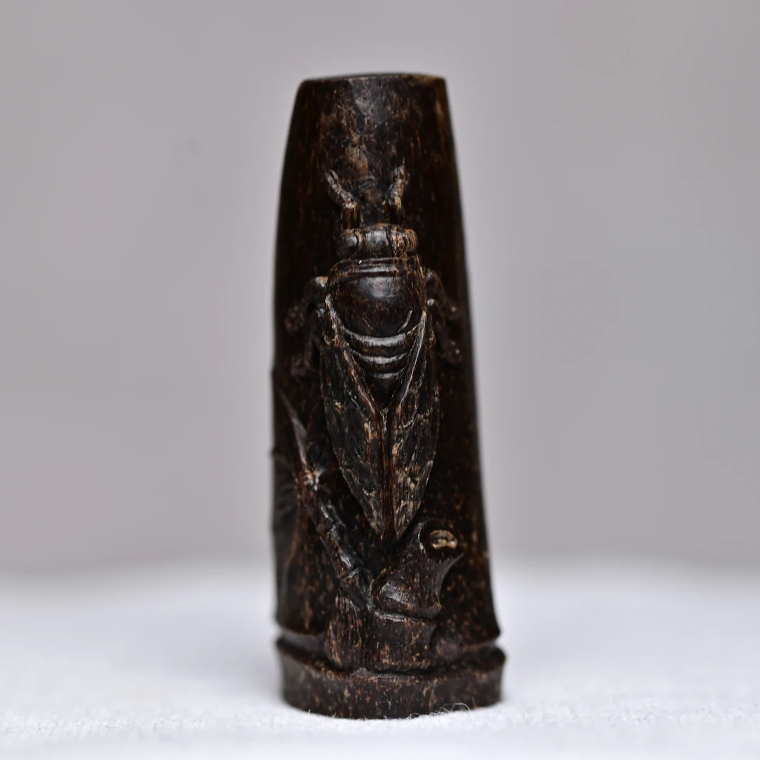 海南沉香树心软油黑油格沉水手雕知竹蝉乐净重6.9克香韵浓郁