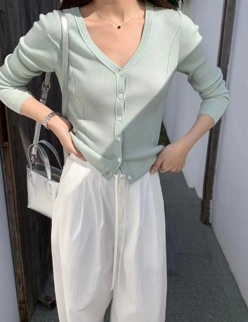 V领薄款软糯坑条修身长袖针织衫开衫