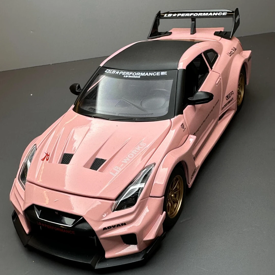 潮玩合金汽车模型1:24日产GTR 灯光音效回力开门儿童玩具仿真跑车