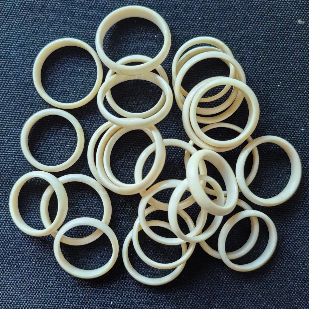 精品猛犸牙小戒圈（拍下备注圈口）