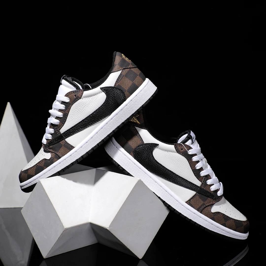 NIKE/耐克Air Jordan 1 倒钩低帮牛皮棕色商务复古百搭【定制球鞋】