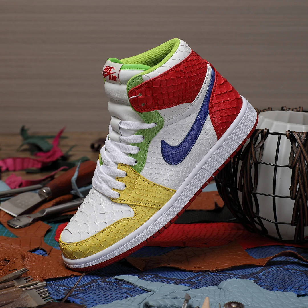 NIKE/耐克Air Jordan 1高帮蟒蛇皮高端时尚潮流拼色情侣定制球鞋