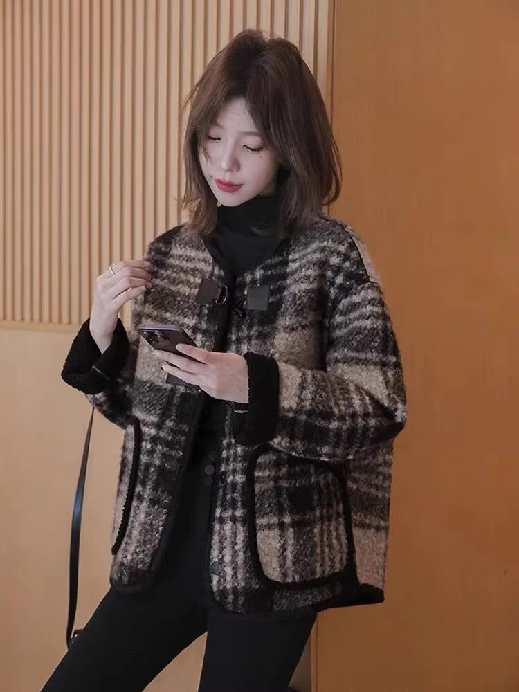 大码女装时尚气质毛呢短款加绒外套女秋冬韩版宽松显瘦大衣格子