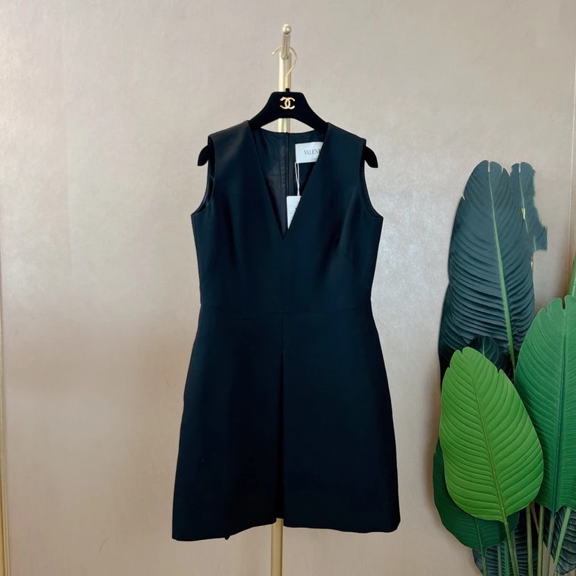 Valentino 无袖连衣裙/市场价8600/95新/08300203/茵