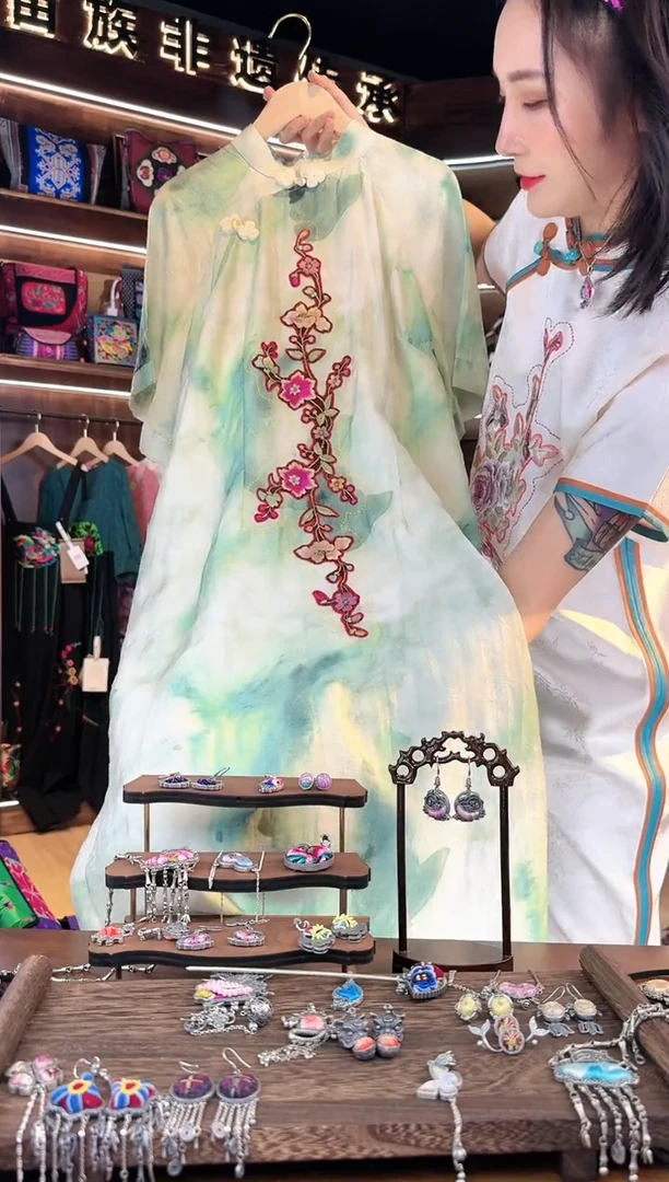 【闪购商品】织绣L528黔东南苗族刺绣