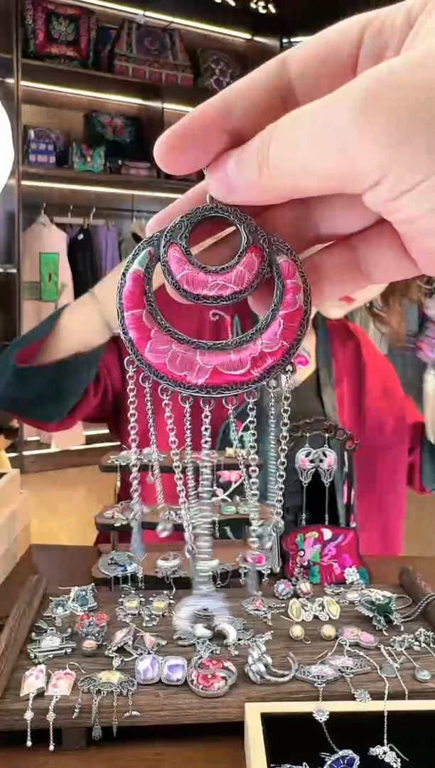 【闪购商品】织绣1095黔东南苗族刺绣