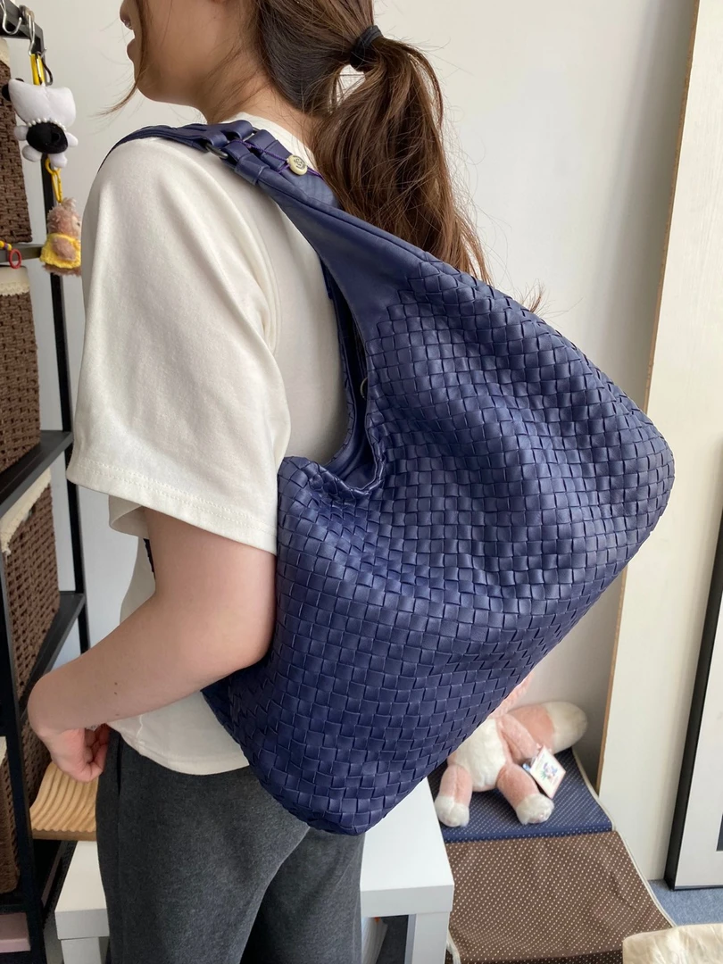 95新 BOTTEGA VENETA/葆蝶家 bv蓝色单肩编织hobo包