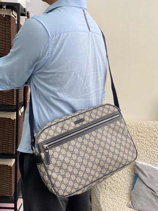 95新 GUCCI/GUCCI 老花大号斜挎男包