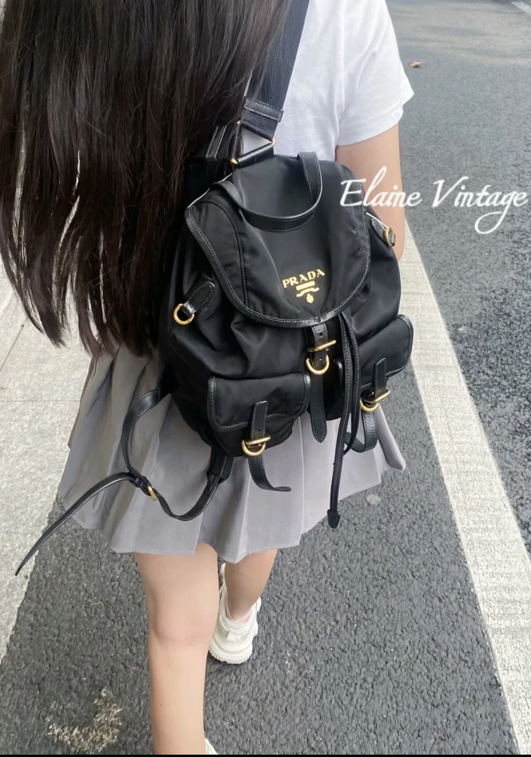95新 Prada/普拉达 Prada黑金双肩包流苏款Z12345