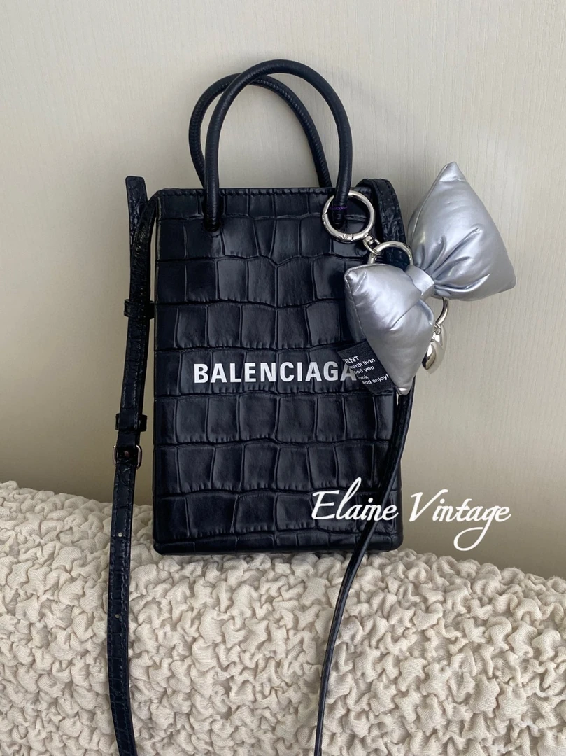 95新 Balenciaga/巴黎世家 黑色手机包百搭（鳄鱼压纹）