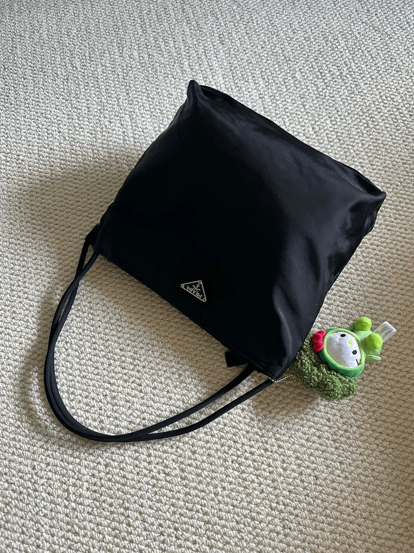 95新 Prada/普拉达 百搭 单肩降落伞28