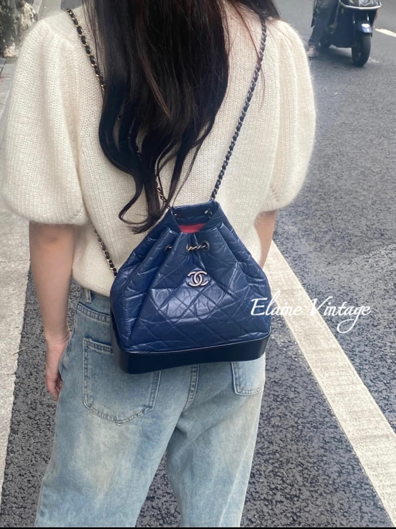 95新 Chanel/香奈儿 Chanel蓝黑色流浪双肩包