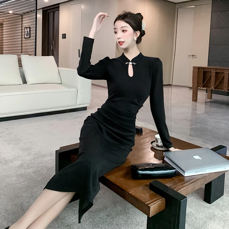 黑色新中式修身连衣裙2024秋季新款显瘦气质绝美旗袍复古打底长裙
