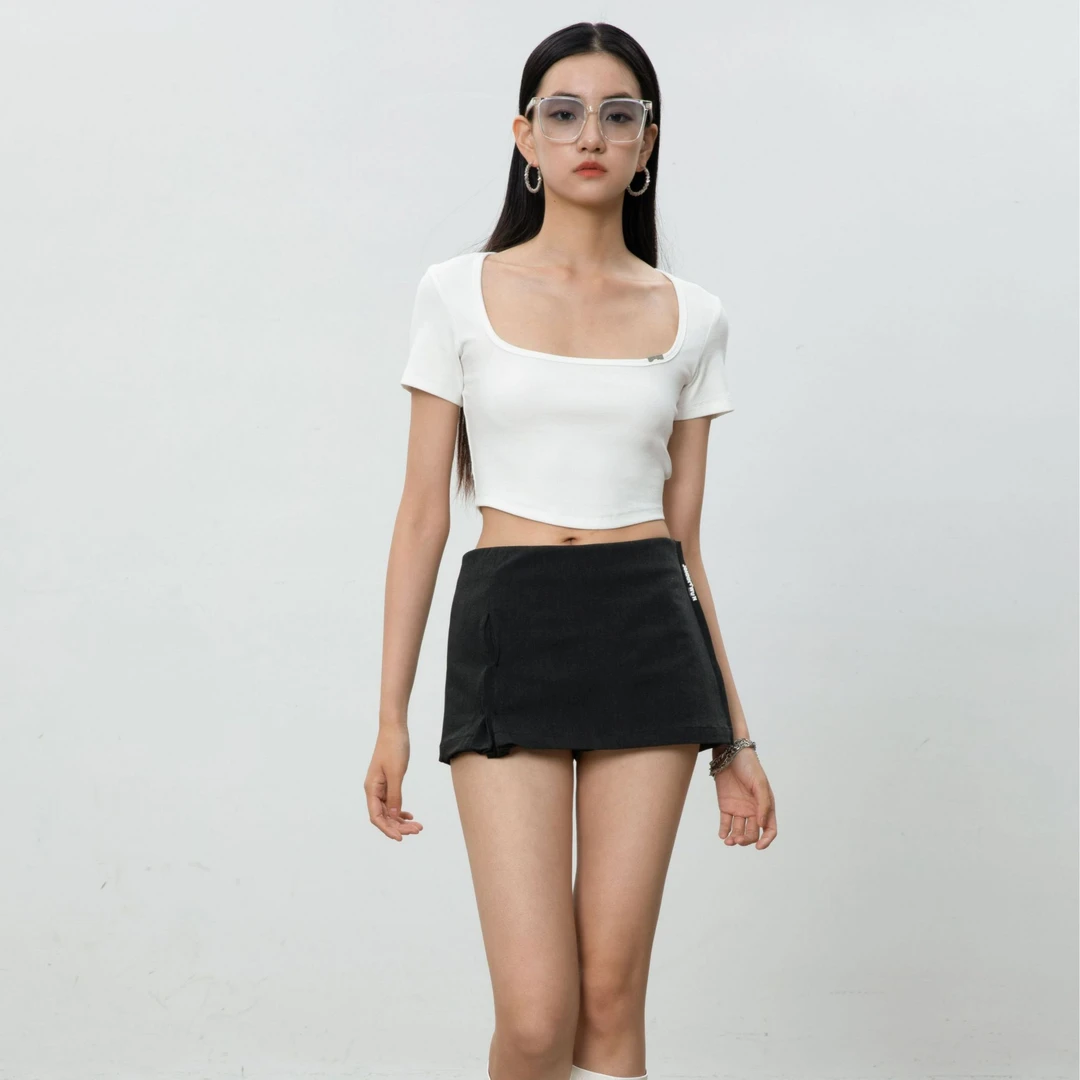 JOHNNYWU纯色简约修身正肩方领基础款上衣T恤