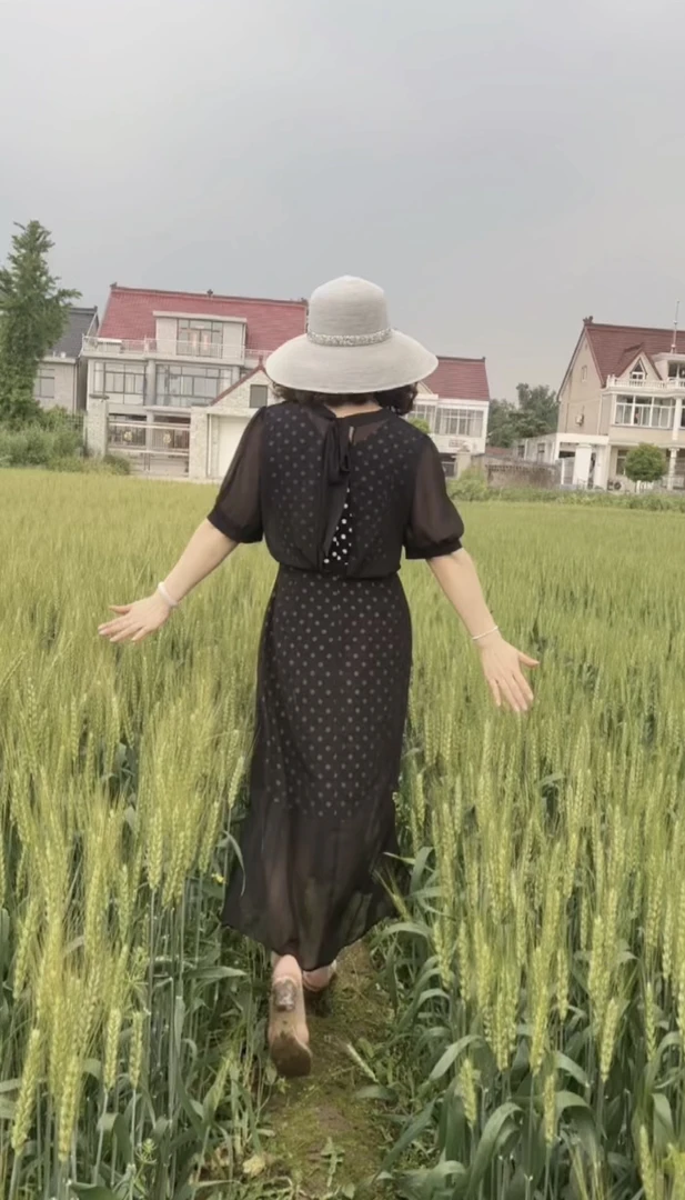 【瑞梦】显瘦气质时尚夏季轻奢黑色设计师波点连衣裙名媛法式优雅