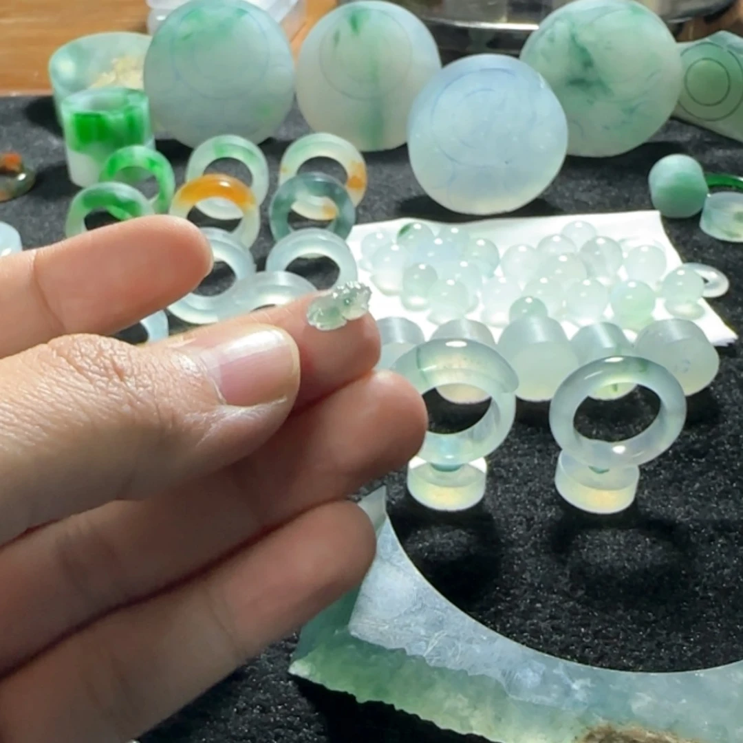 【闪购商品】翡翠耳饰未镶嵌空*