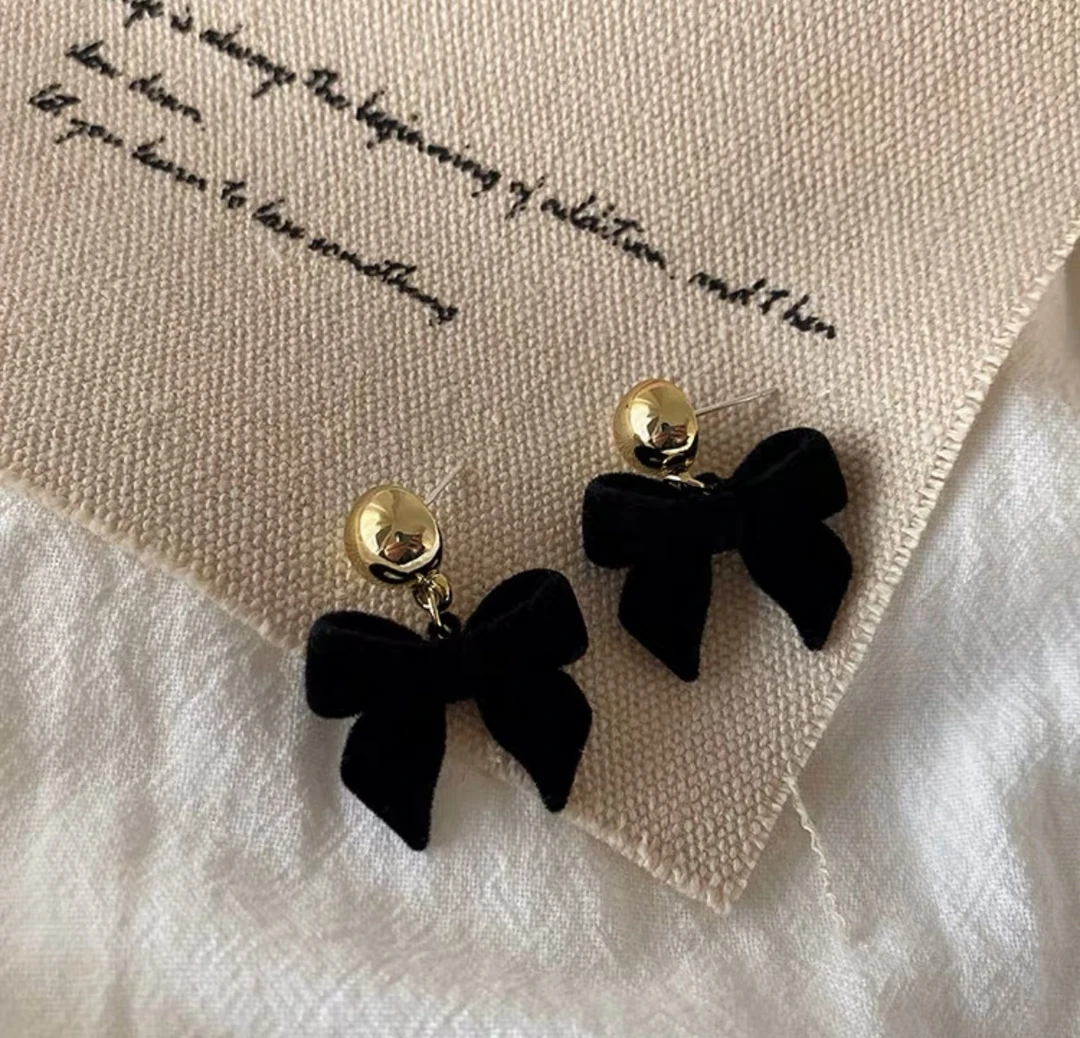 钛钢布艺耳饰 （1156）简约丝绒蝴蝶结黑色耳钉