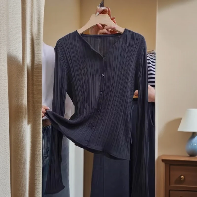 秋季女装2025新款时尚气质针织单排扣半开领设计休闲百搭长袖上衣