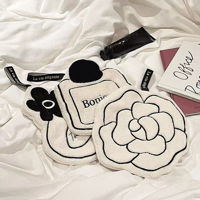 珊瑚绒现代简约小香风擦手巾