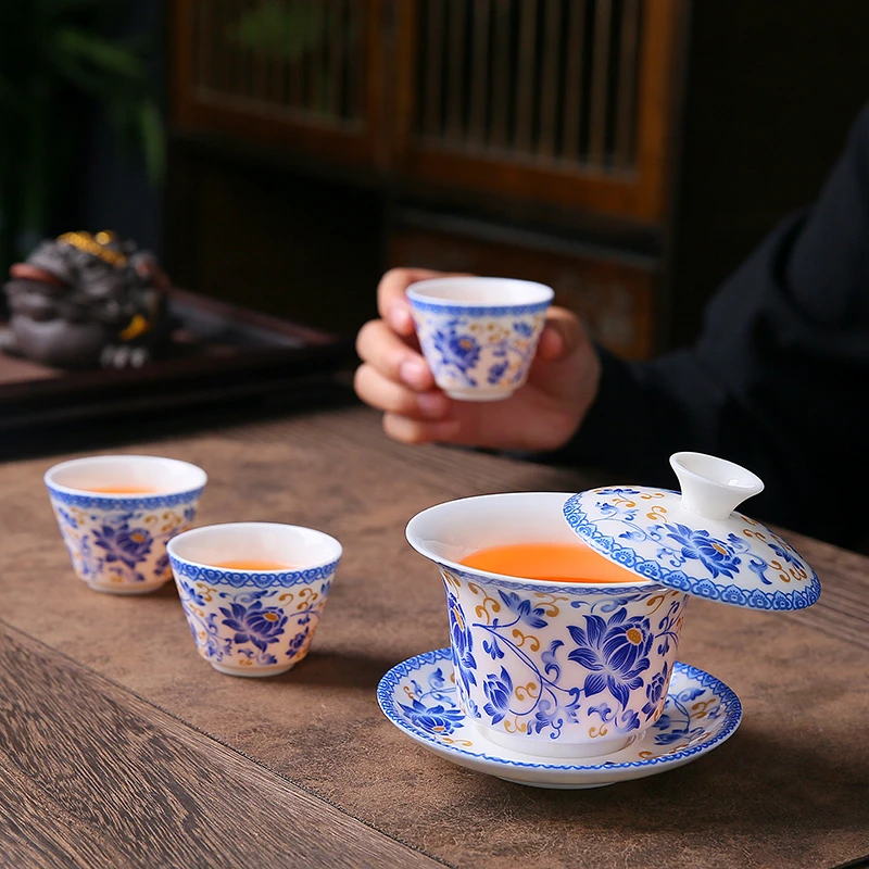 缠枝莲悬停三才盖碗手工青花陶瓷家用高档礼品泡茶敬茶碗功夫茶具