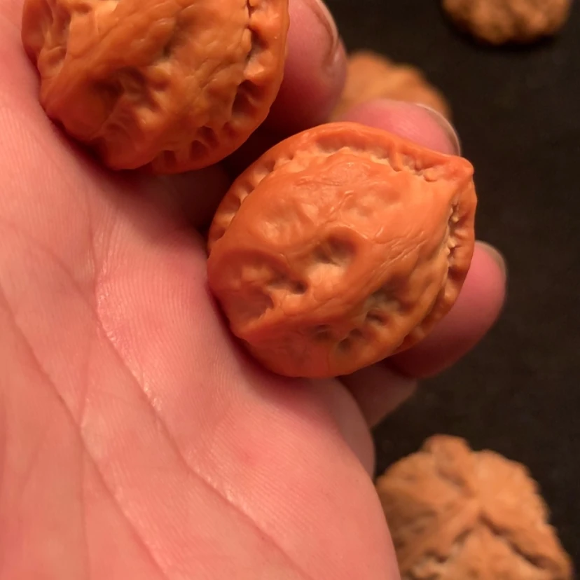 【闪购商品】核桃核雕孩***迹