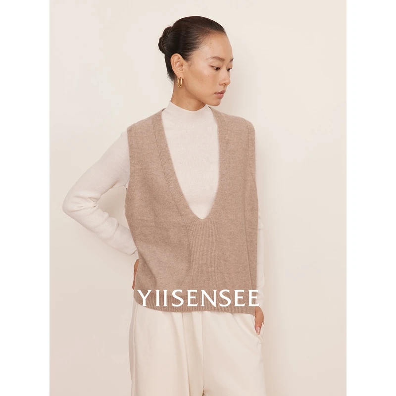 YIISENSEE逸识轻盈慕斯老钱风气质优雅温和有力极简女士Y型马甲