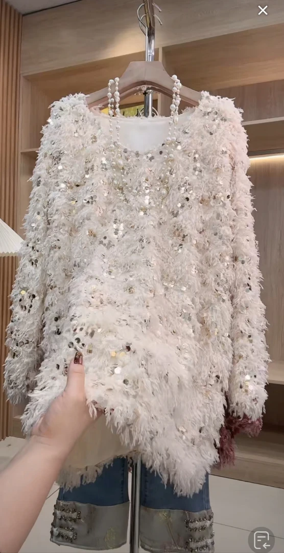 百玥0888长款轻奢冬季新款大码女装欧货时尚重工毛毛亮片V领大衫