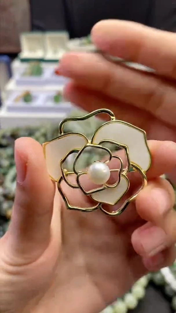 【闪购商品】海水珍珠胸饰未镶嵌多样性发货，拍一发一