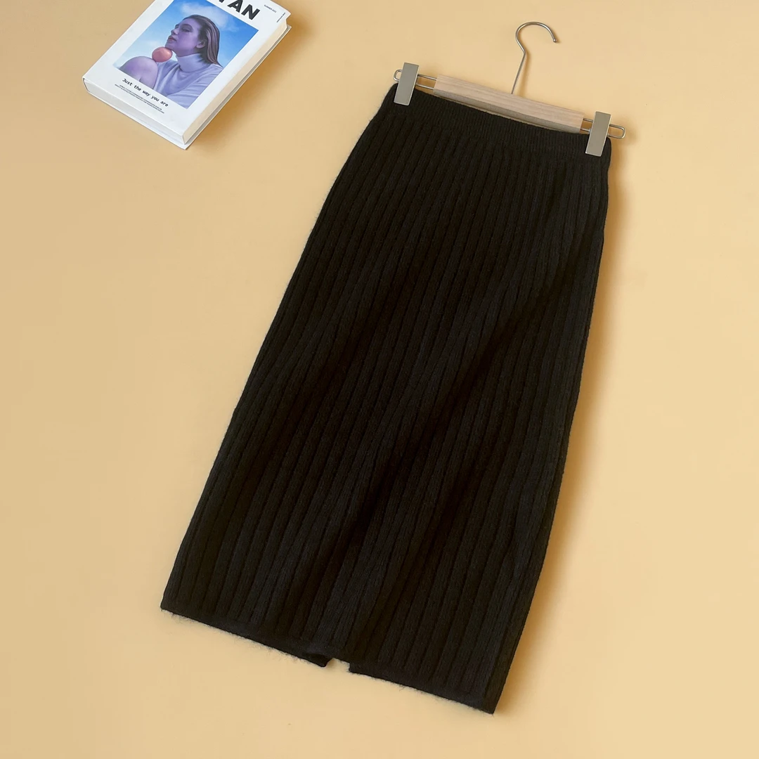 秋冬针织半身裙新款显瘦黑色后开叉裙子