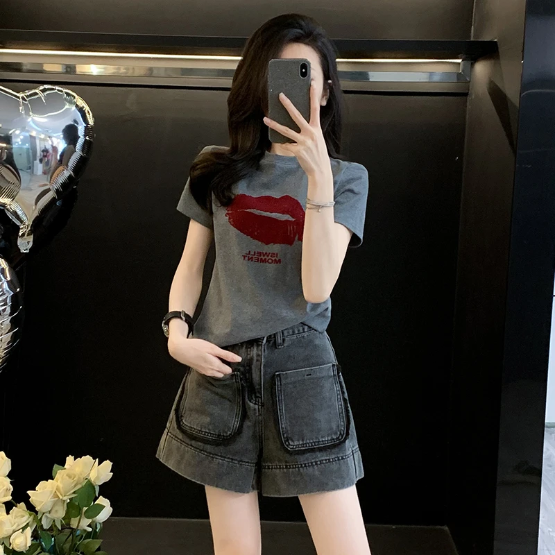 正肩短款印花t恤女短袖夏季新款设计感修身显瘦辣妹半袖衫上衣潮