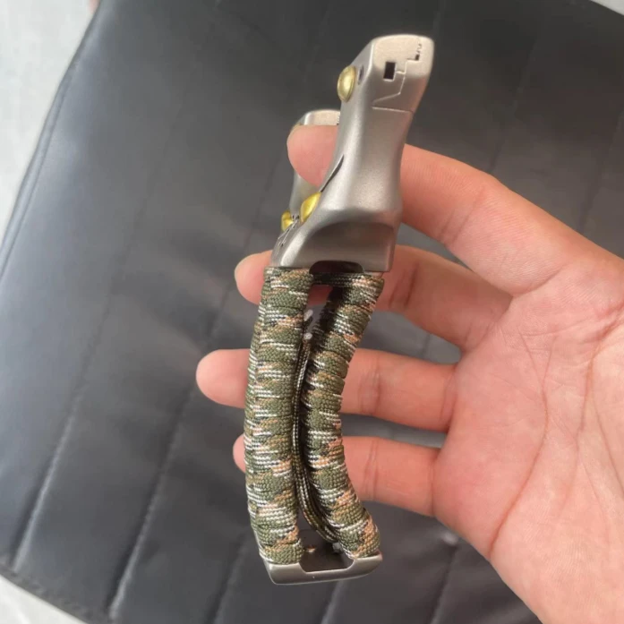 齐策鬼魅不锈钢扁皮免绑户外射击小反曲玛雅恶魔小怪兽玩具弹弓