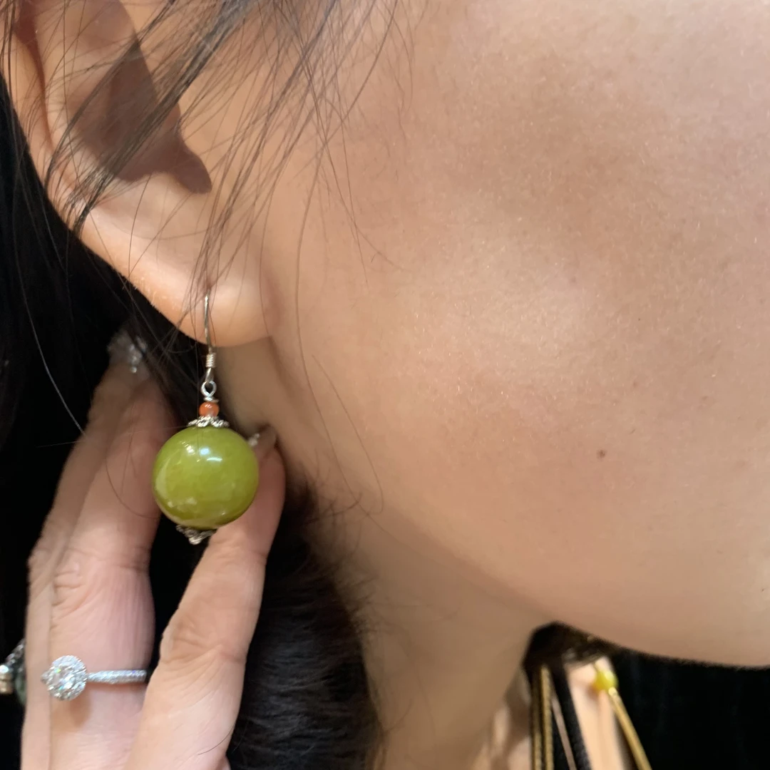 岫玉耳饰耳环显白