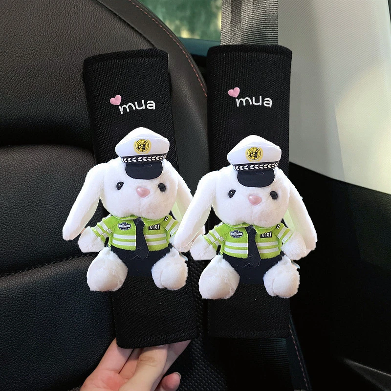 车内萌趣交警熊公仔护肩套可爱女生必备安全带伴侣爆款毛绒装饰