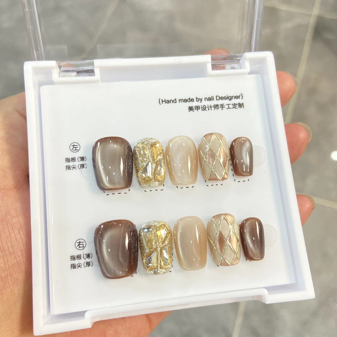 C04 - 香槟猫眼---邱东显白纯手工光疗穿戴甲