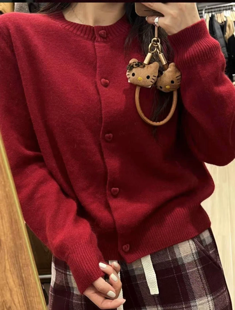 【豪宝贝】2024FW新品年款爱心扣开衫红色毛衣8659