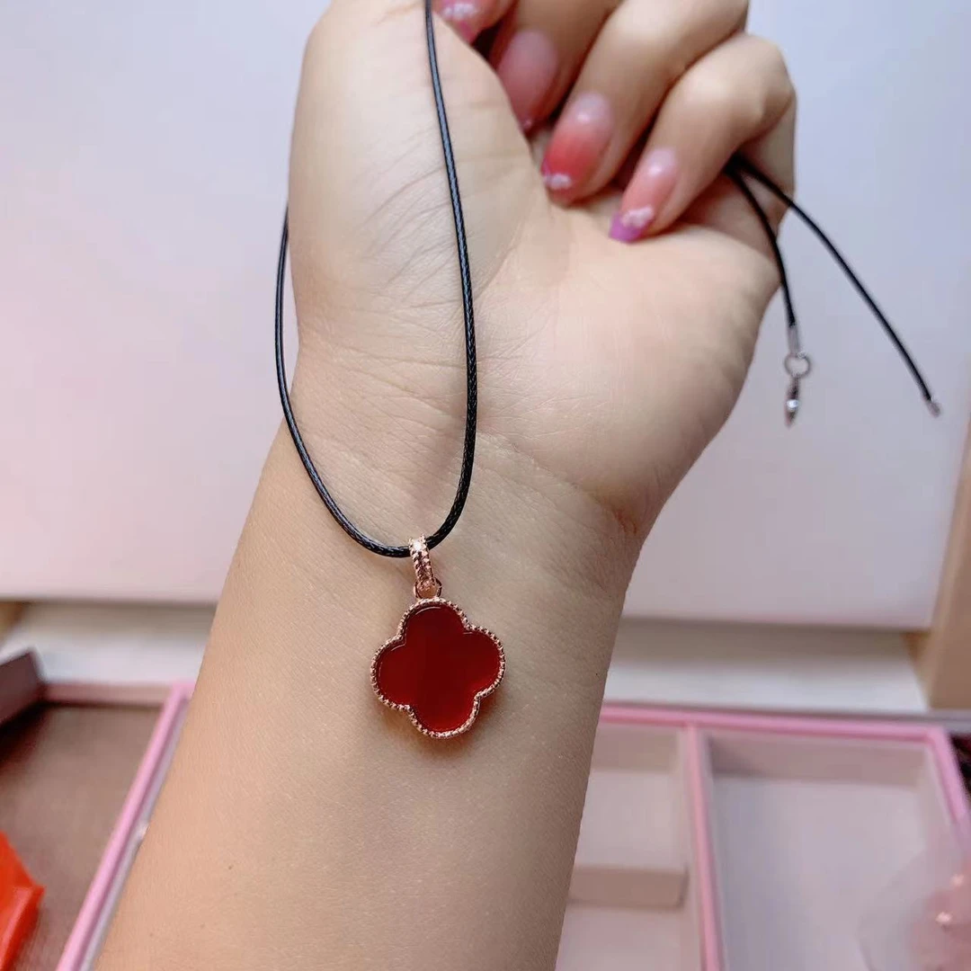 精品红玛瑙四叶草吊坠红色四叶草卡幸运草16mm03